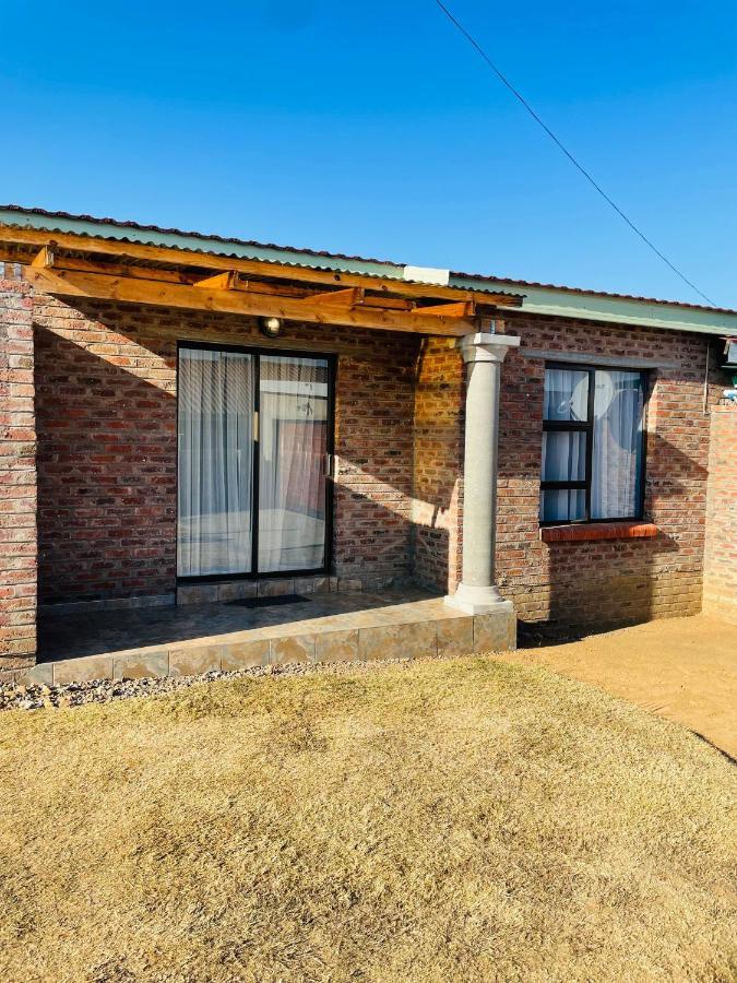 Moh Ville Guest House Maseru Exteriör bild